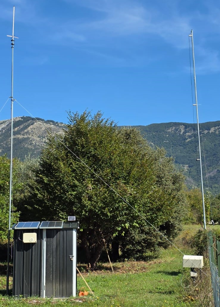 Stazione ricevente di Alvito con antenna G5RV e pannelli fotovoltaici